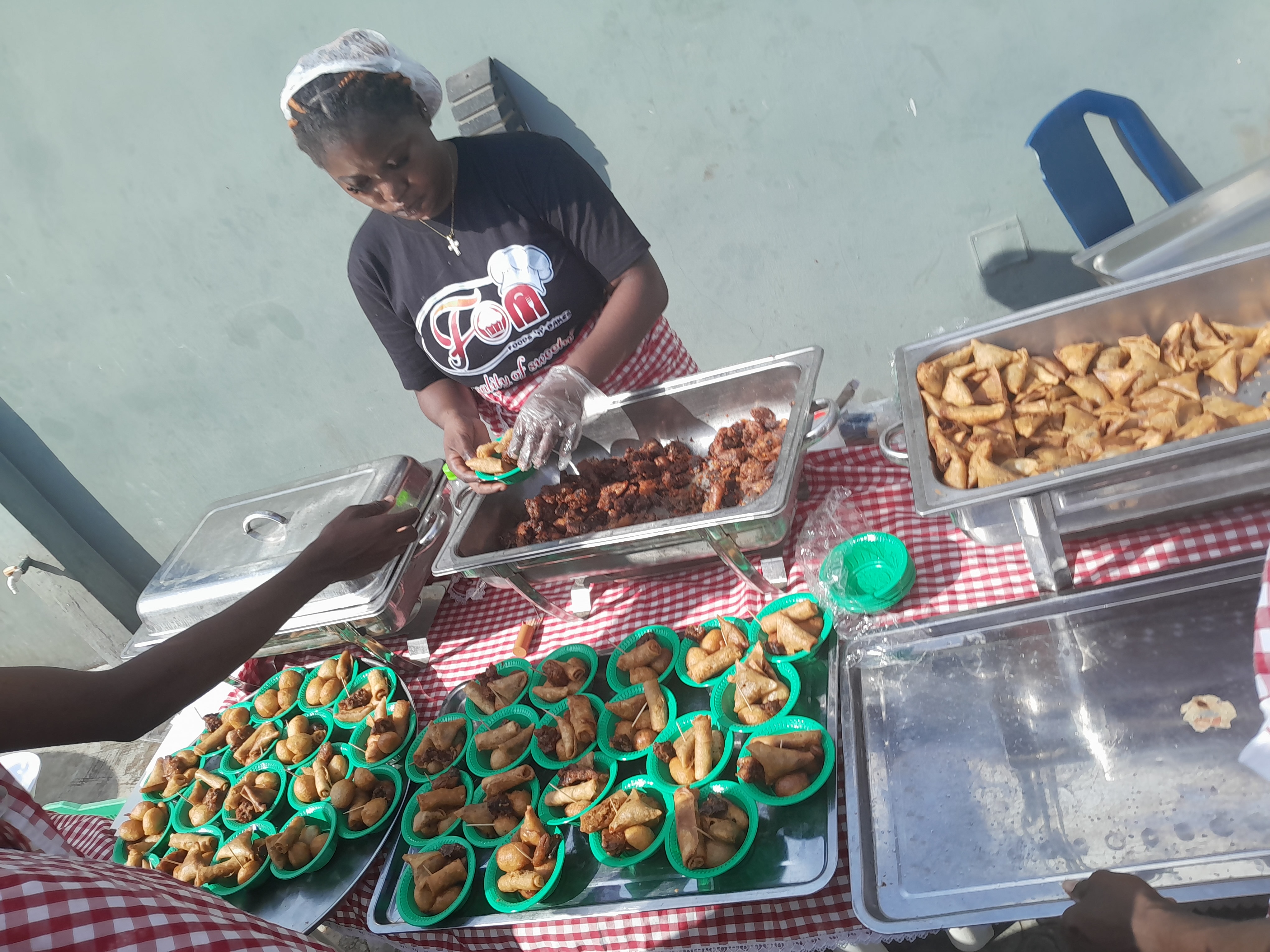 Celebration Cake & Smallchops Package